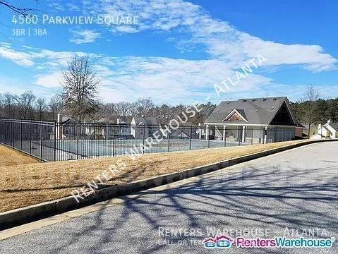 Foto del edificio - Spacious 3 Bedroom End-Unit Townhome