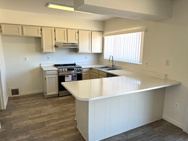 Building Photo - BRAND NEW REMODEL 3 BED, 2 BATH LOCATED HA...