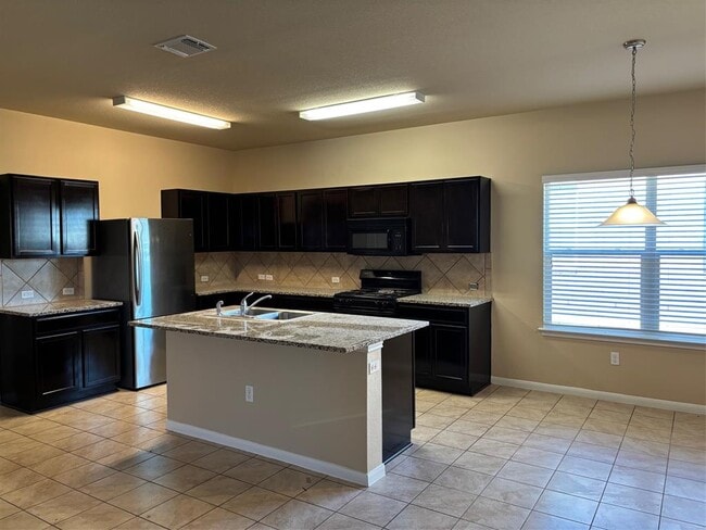 Building Photo - 1602 Atlas Rd