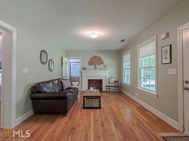 Foto del edificio - 506 East Lake Dr