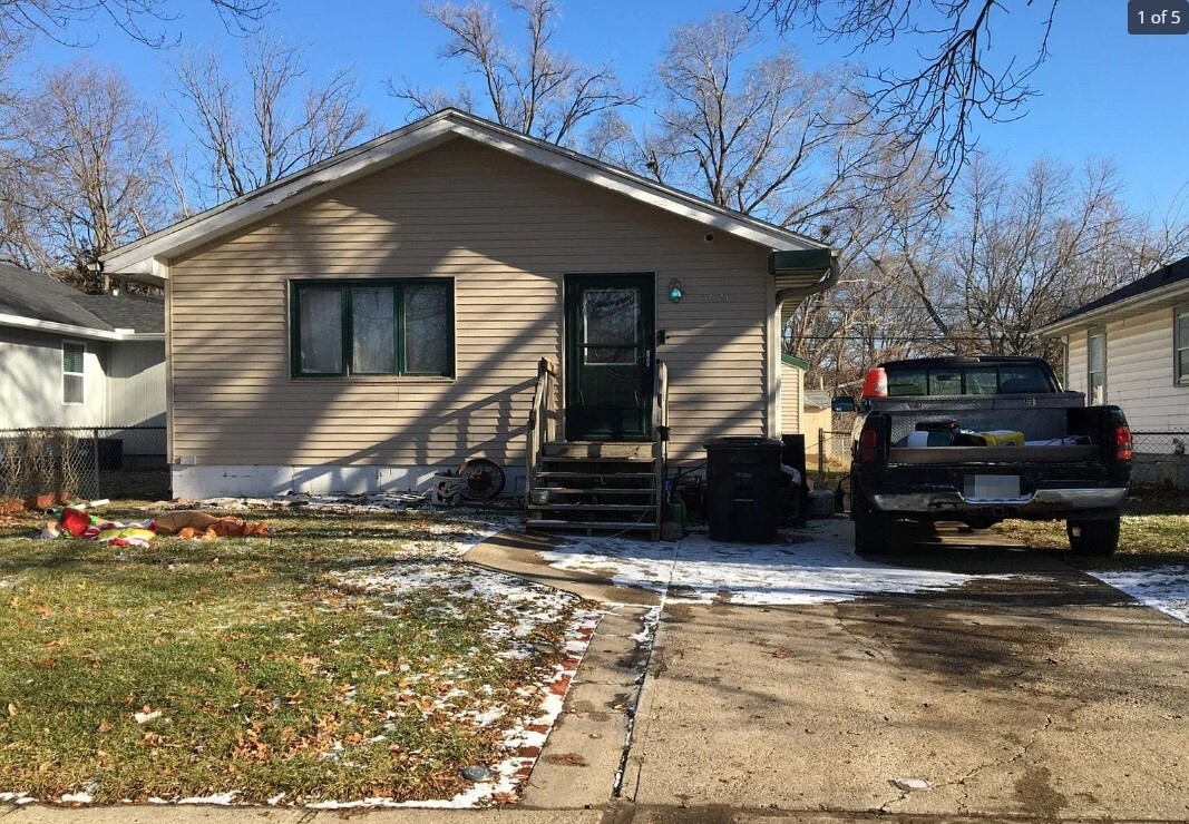 Primary Photo - 3821 Columbia St