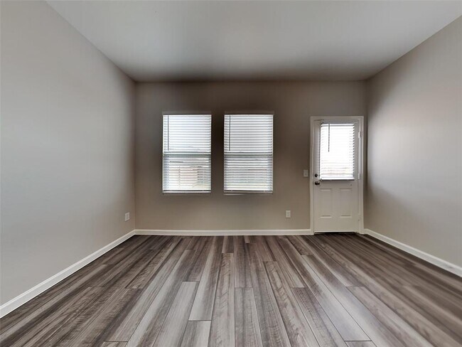 Building Photo - 1016 Wild Enclave Ln