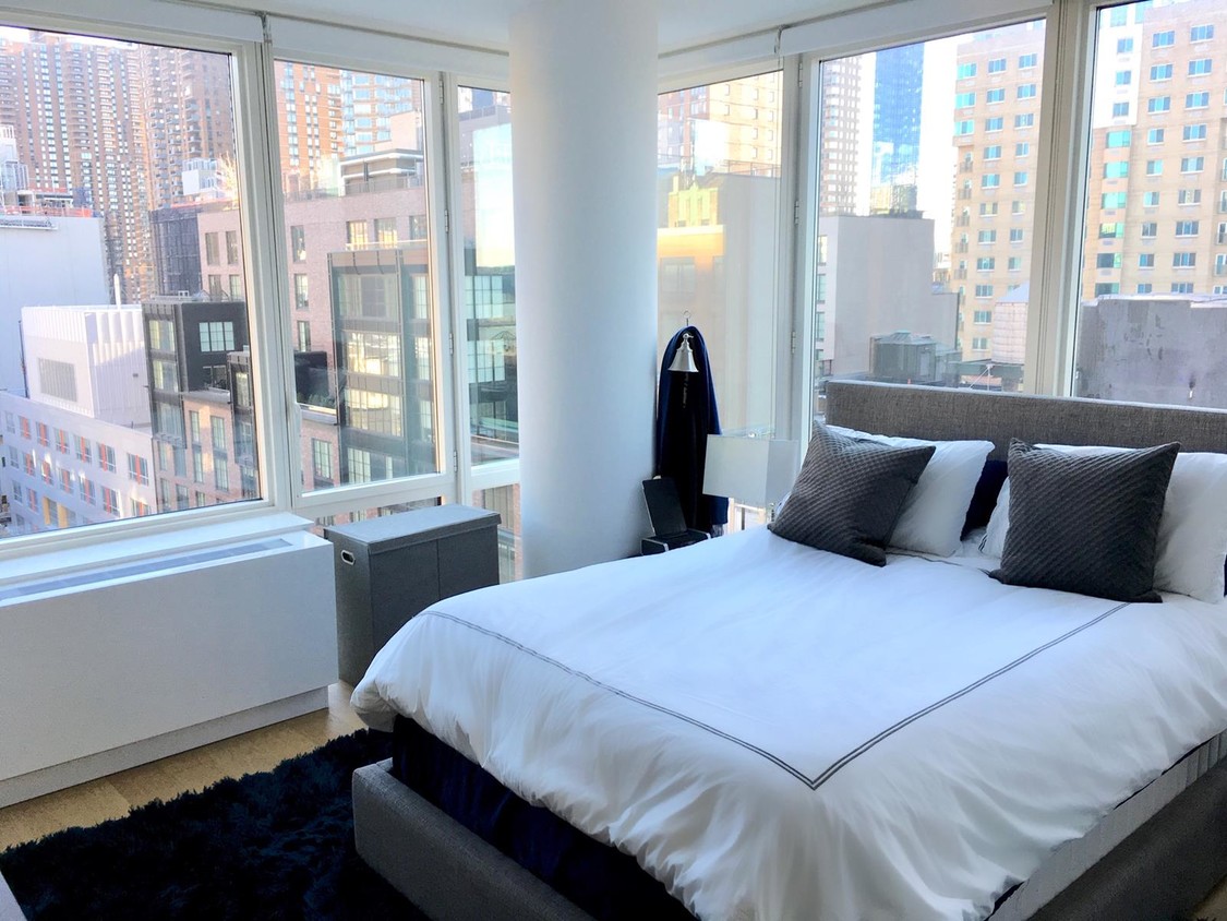 Primary Photo - 550 West 45th Street