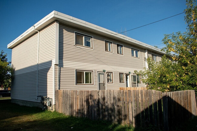 Building Photo - Lauderdale Manor Townhomes