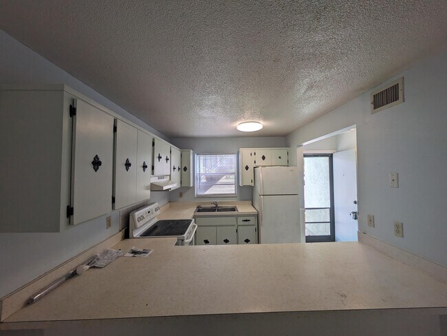 Building Photo - 416 Ocean Ave