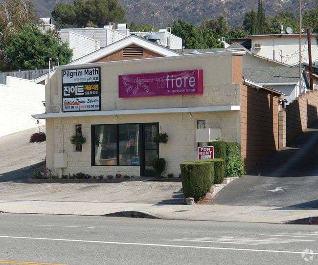 Building Photo - 3051-3055 3/4 Foothill Blvd