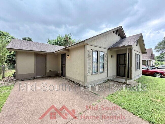 Building Photo - 4505 Villagreen Dr