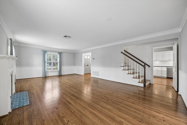 Building Photo - 2316 Wordsworth St