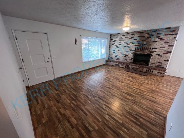 Building Photo - RURAL! 4 Bd / 1.5 Bth - Electric Fireplace...