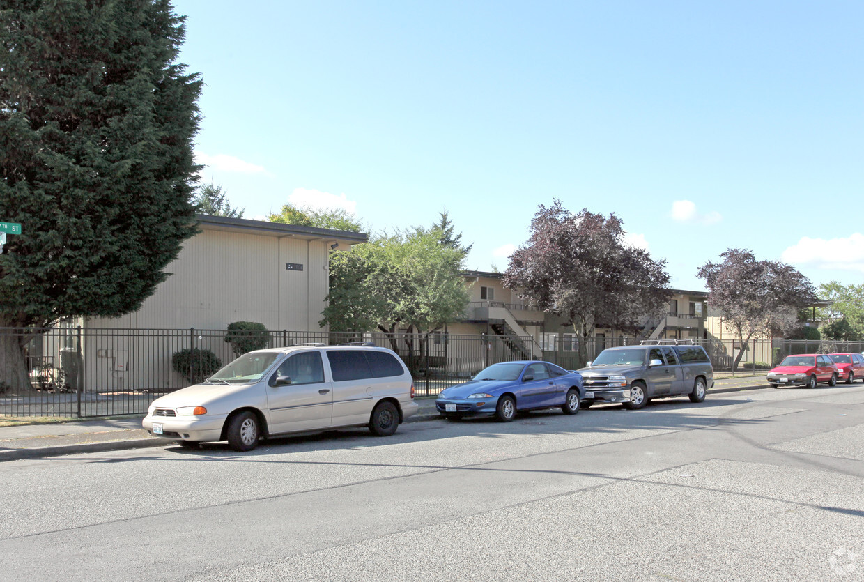 Primary Photo - Vista Rainier Apartments