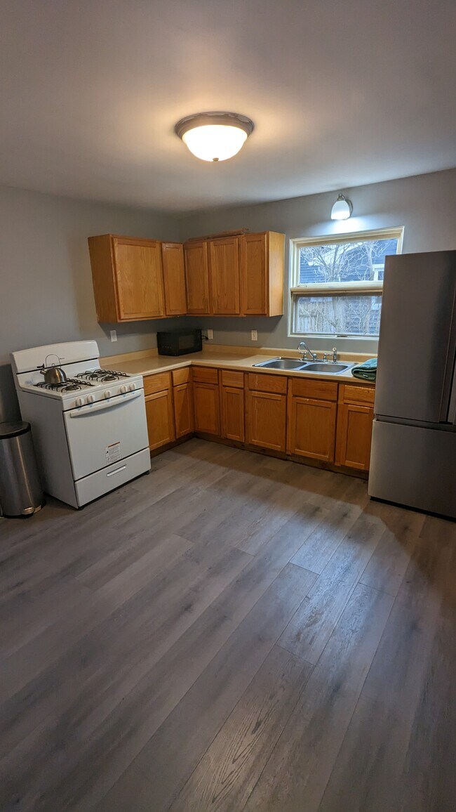 616 White Oak Dr, Michigan City, IN 46360 House Rental in Michigan