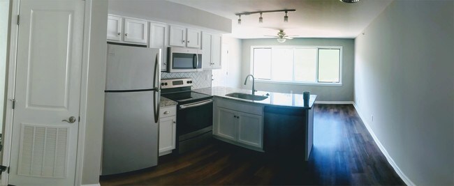Foto del edificio - 124 Atkins Farm Ln