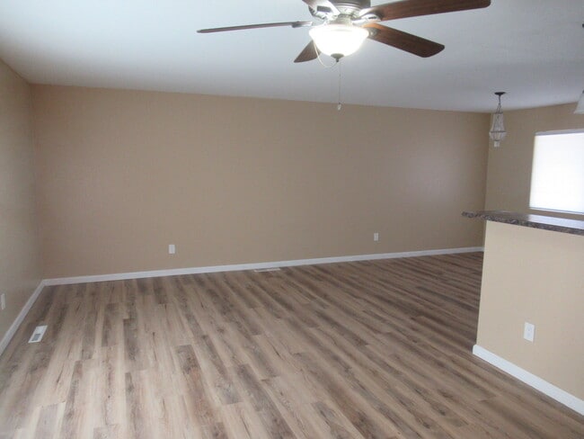 Photo - 1410 Auburn Dr House