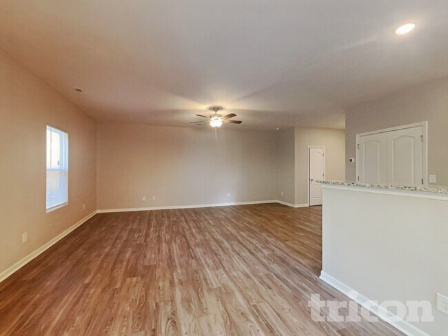 Building Photo - 2803 Yurman Rd