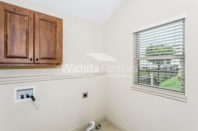 Foto del edificio - 11712-11714 Crestwood