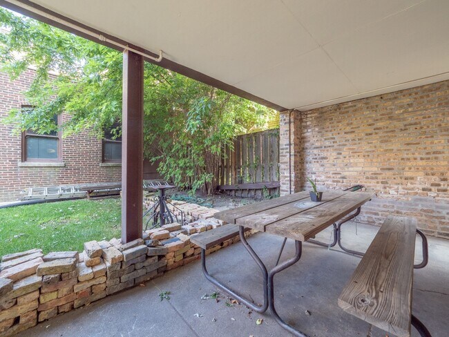 Foto del edificio - 7372 N Winchester Ave