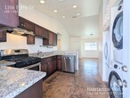 Foto principal - 1306 E 9th St
