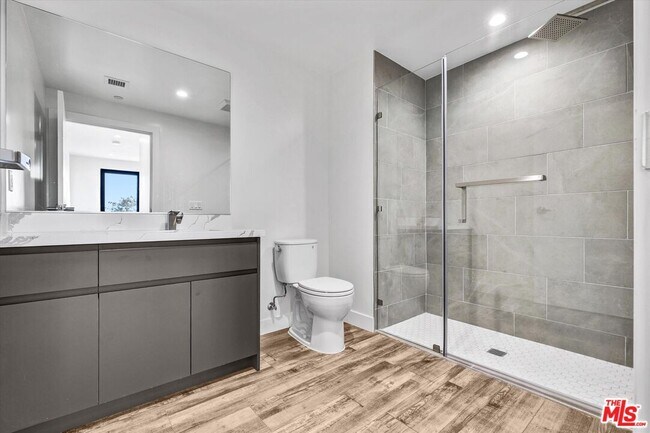 Foto del edificio - 1537 S Wilton Pl