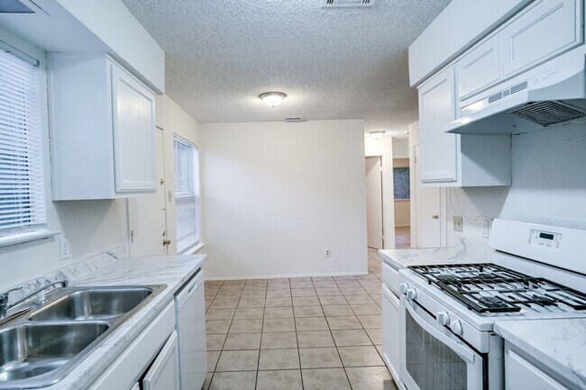 Foto del edificio - 10310 Little Pebble Dr