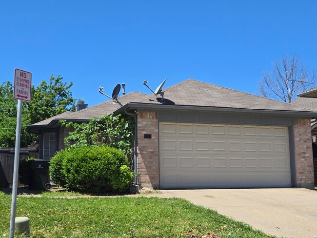 Building Photo - 5111 Welbeck Ct