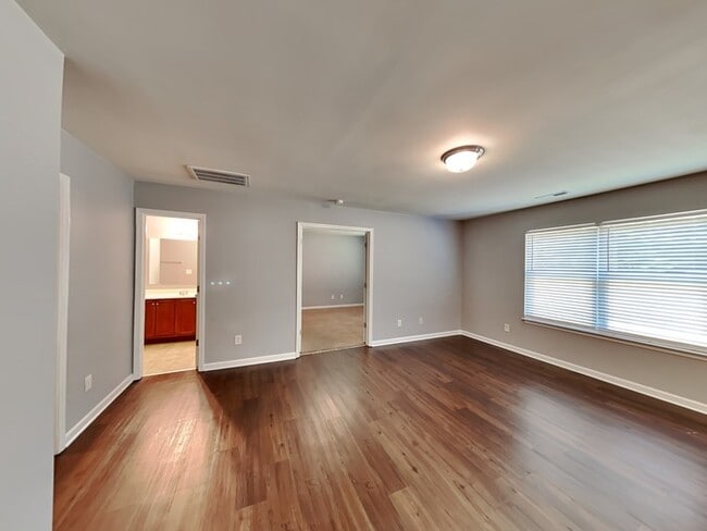 Building Photo - Spacious 3-Bedroom Home with Loft and Main...