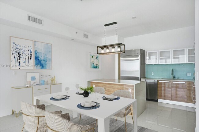 Foto del edificio - 2020 N Bayshore Dr