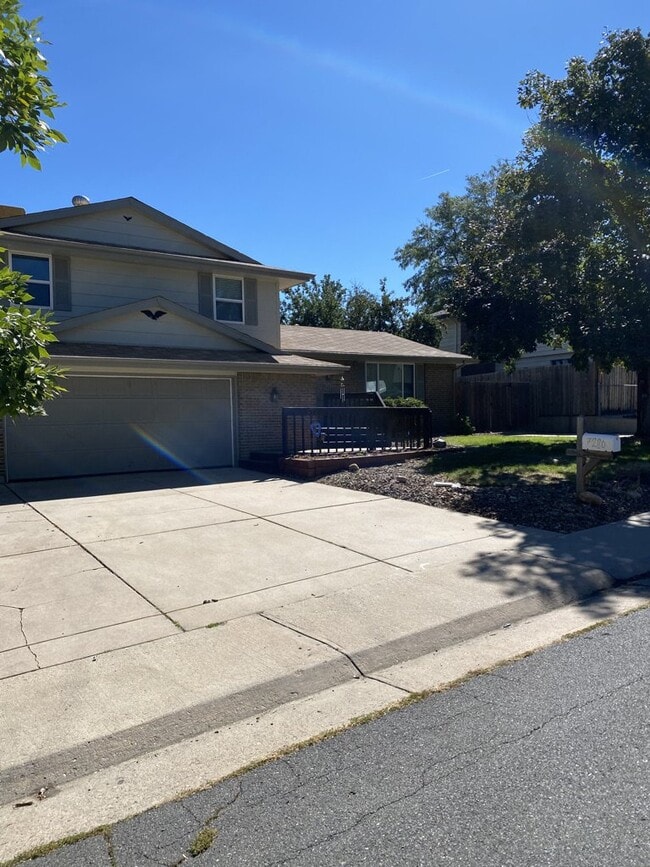Building Photo - AVAILABLE IMMEDIATELY! Five bedroom house ...