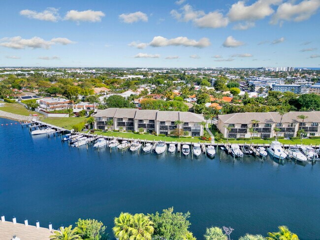 Foto del edificio - 210 Captains Walk