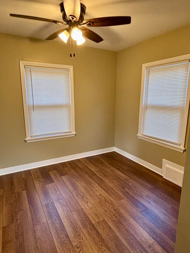 Foto del edificio - 2644 S Linebarger Ter