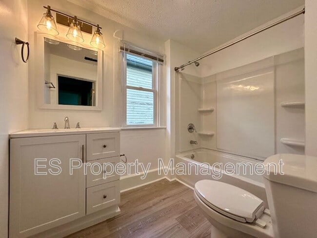 Foto del edificio - 921 Tecumseh St