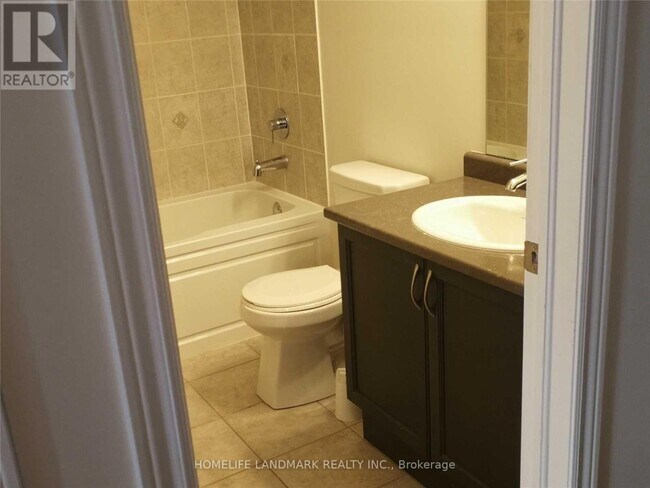 Building Photo - 15 Durblee Ave