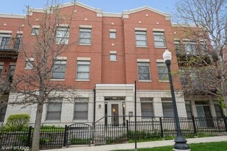 Building Photo - 758 W 15th St