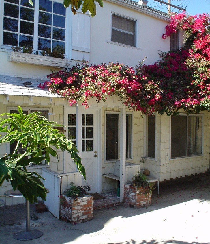 943 N La Jolla Ave, West Hollywood, CA 90046 Apartments in West