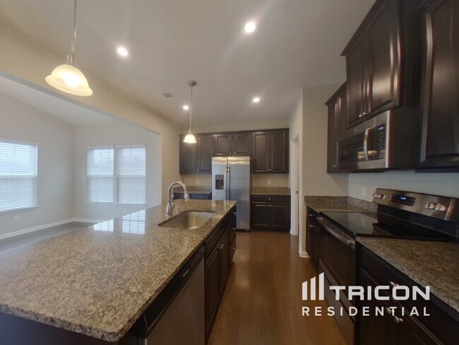 Foto del edificio - 348 Bucklebury Rd