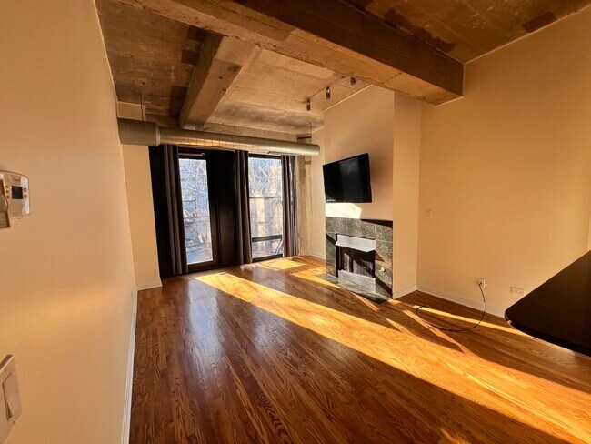 Foto del edificio - 1069 W 14th Pl