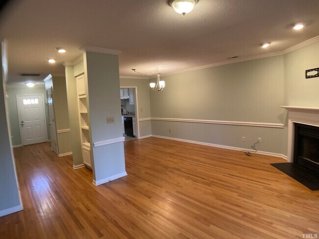 Building Photo - 3311 Coachman's Way