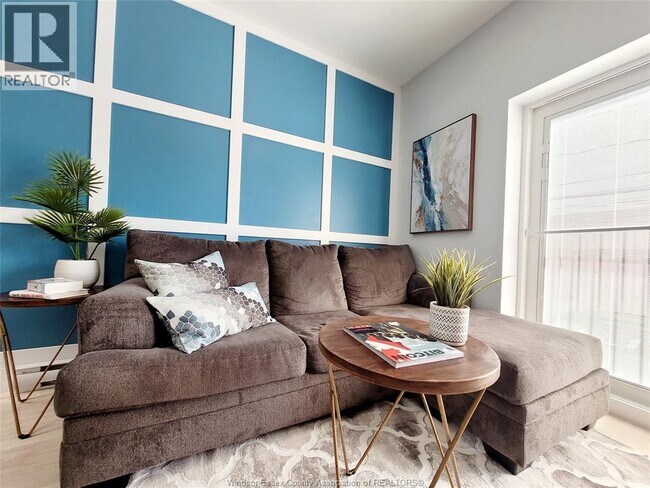 Building Photo - 477 Pelissier St