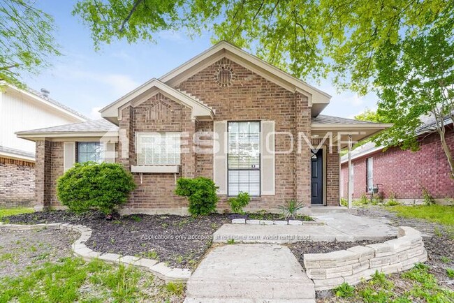 Building Photo - 931 Newport Dr