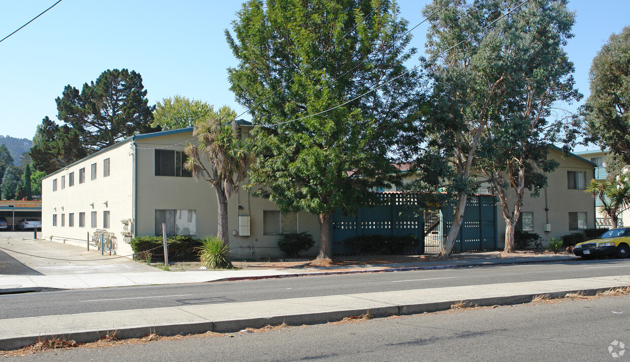 Primary Photo - De Anza Sands Apartments