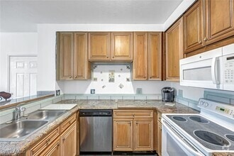 Building Photo - 1220 Reserve Way