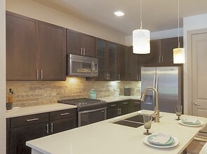 Building Photo - 1505 Elm St