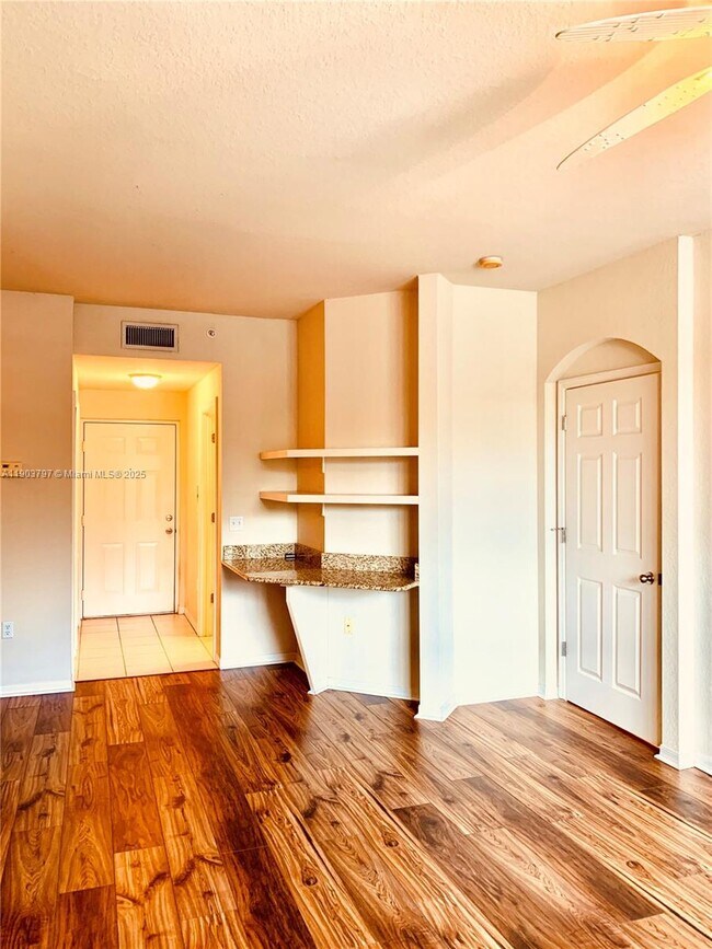 Foto del edificio - 11011 Legacy Ln