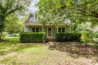 Building Photo - 1012 Windward Psge