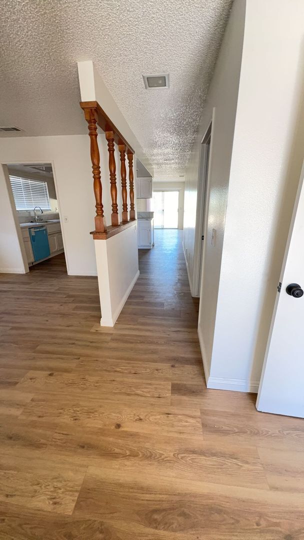 Foto del edificio - 3 BEDROOM VICTORVILLE HOME