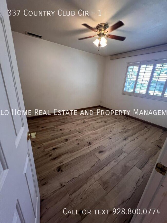 Foto del edificio - 337 Country Club Cir