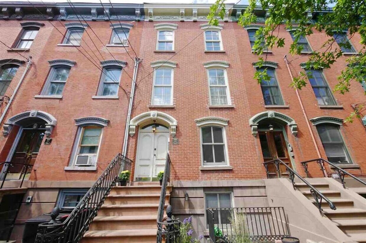 140 Sussex St Unit 2, Jersey City, NJ 07302 Condo for Rent in Jersey