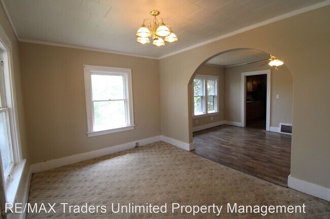 Building Photo - 3 br, 1 bath House - 121 Pershing Pl