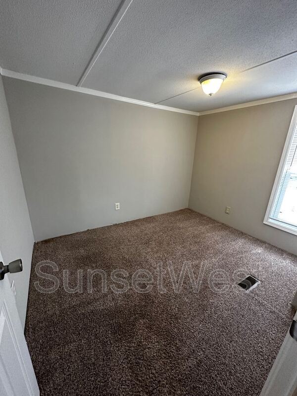 Building Photo - 213 Thunder Rd