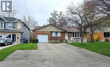 Building Photo - 208 Montgomery Rd