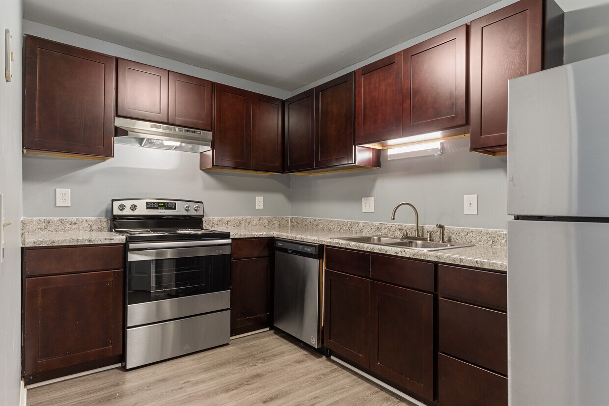 Cloisters and Foxfire Apartments Apartments in High Point, NC